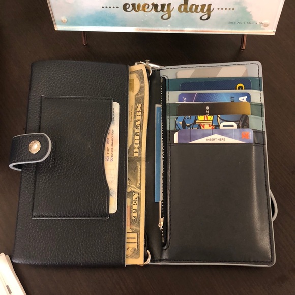 Coach Wristlet - Picture 7 of 7